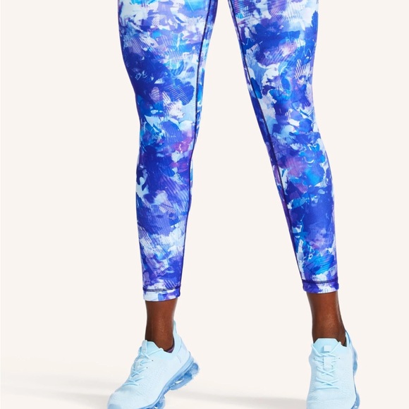 Peloton Blue Moves set. High waisted leggings (L) and sports bra (M). - Picture 6 of 12